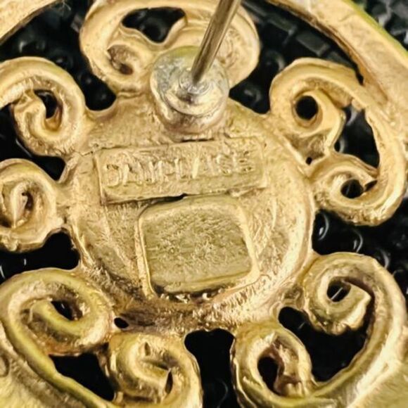 Vintage Carol Dauplaise Brushed Satin Gold Lace Black Center Large Earrings - Picture 4 of 6